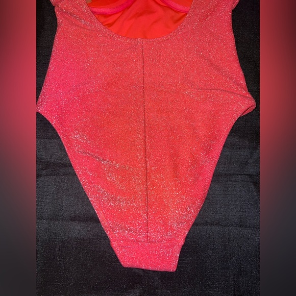 Good American Sparkle Show Off Underwire One-Piece Swimsuit in Fiery Coral 002 - Picture 13 of 14